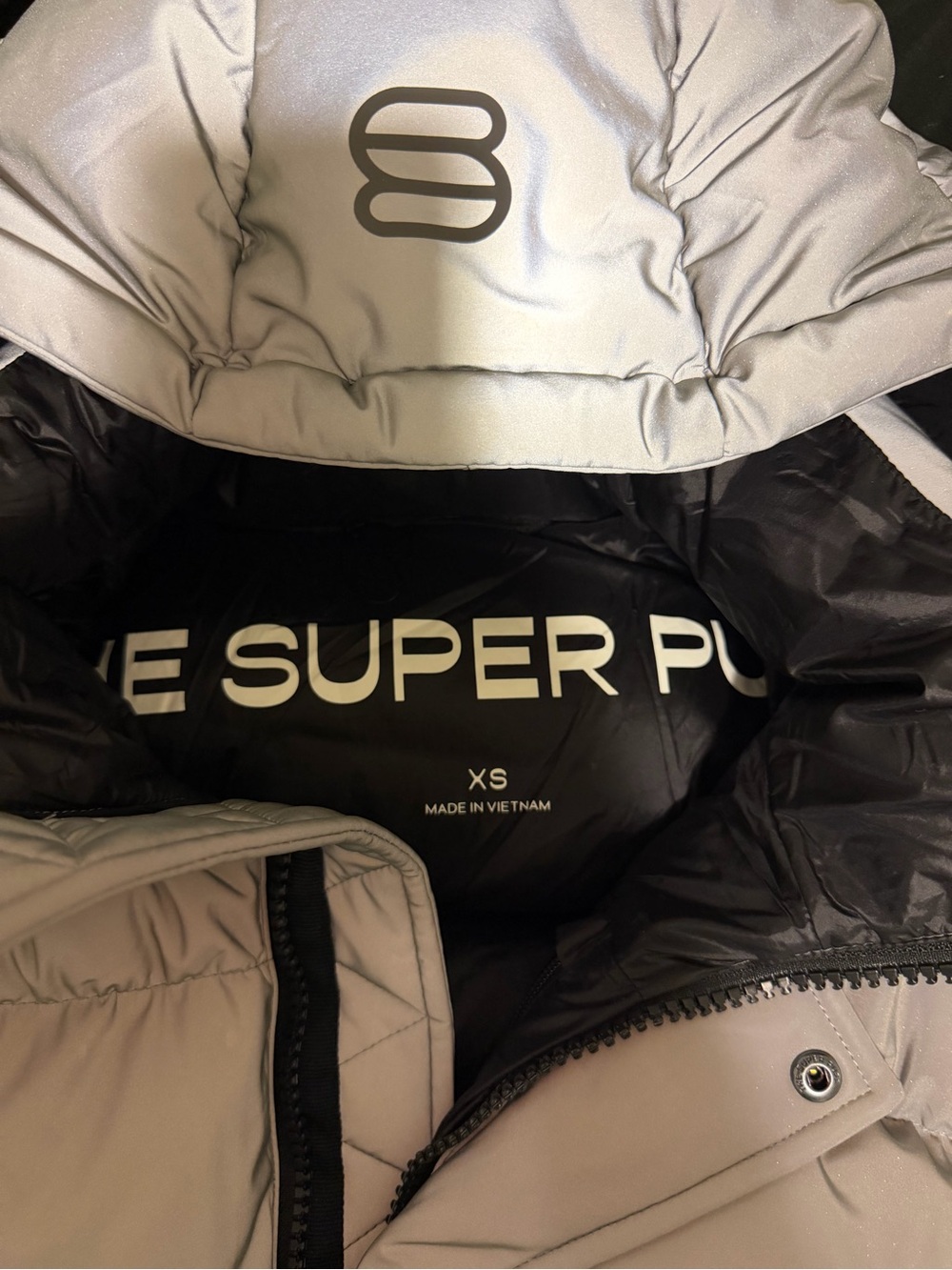 Reflective Aritzia The Super Puff Puffer Jacket - Silver - Picture 4 of 4